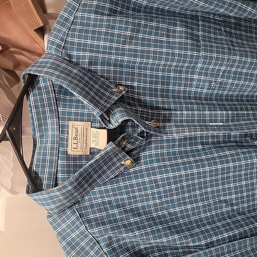 L.L.Bean Button down XL - Picture 2 of 3